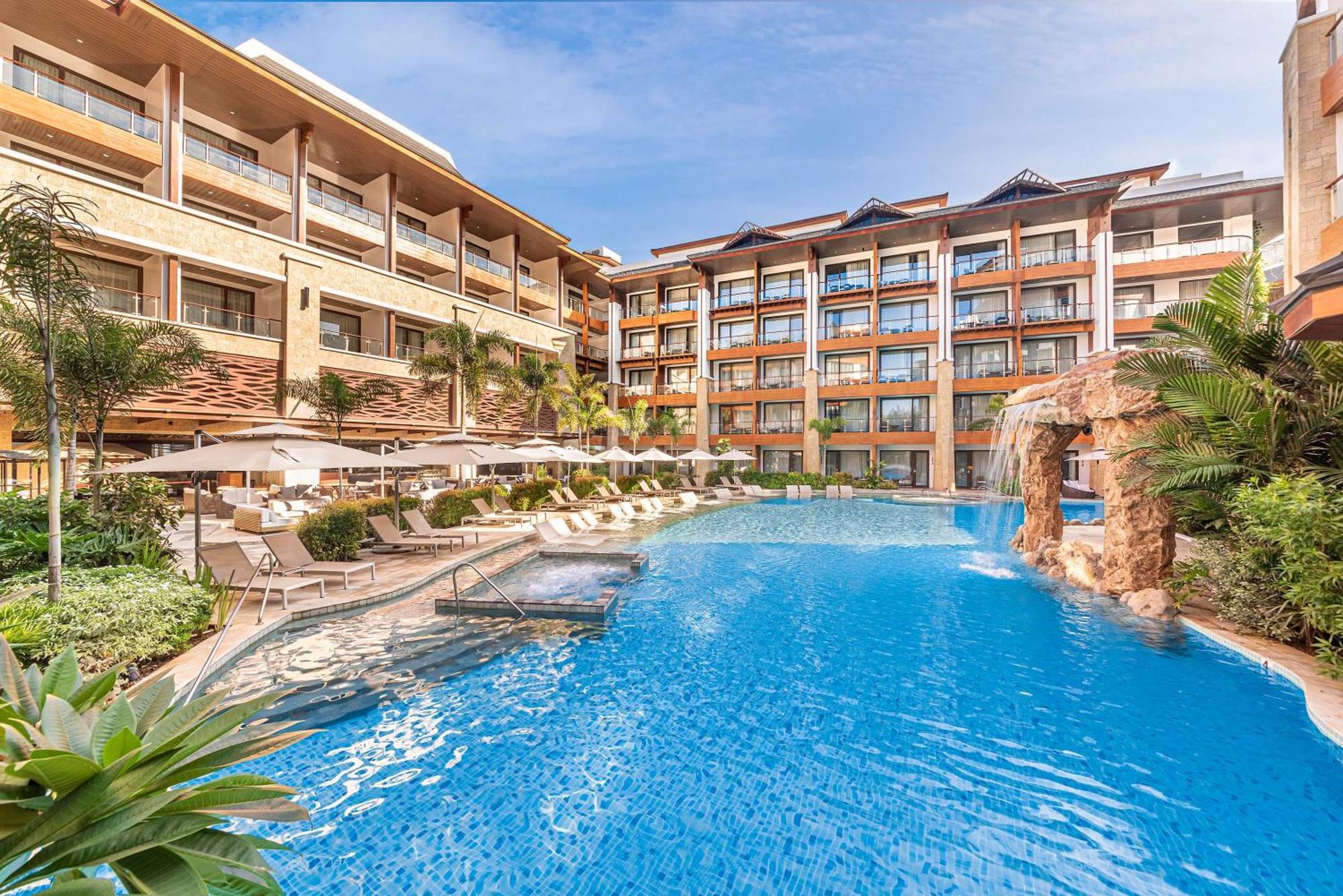 Mandarin Bay Resort And Spa Balabag  Exterior photo